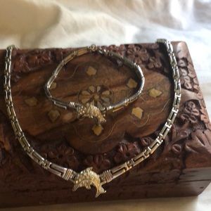 Necklace and bracelets